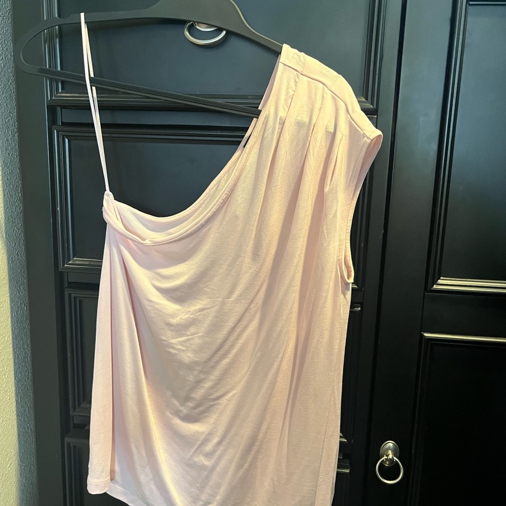 NWT women’s medium one sleeve